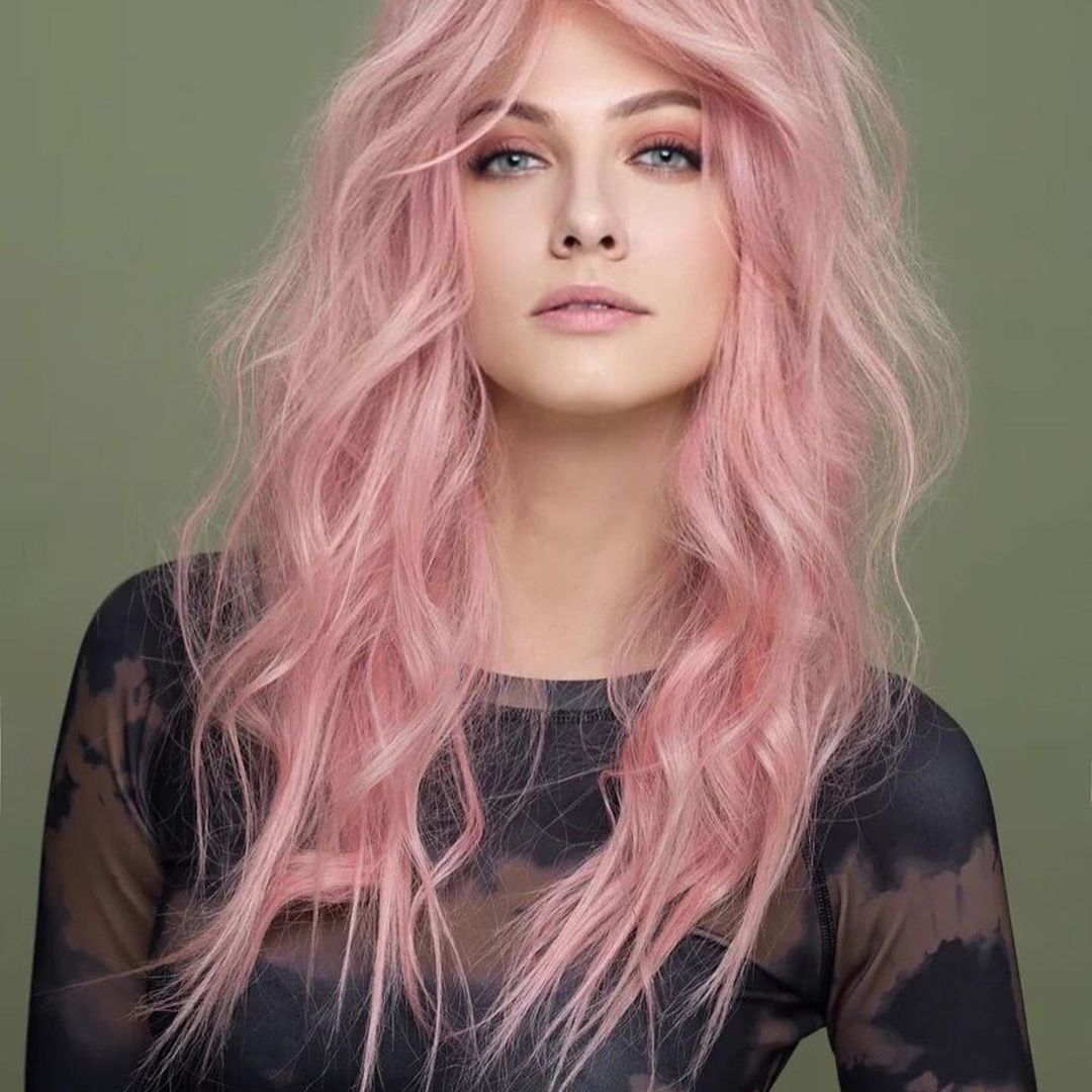 Волосы стали розовыми